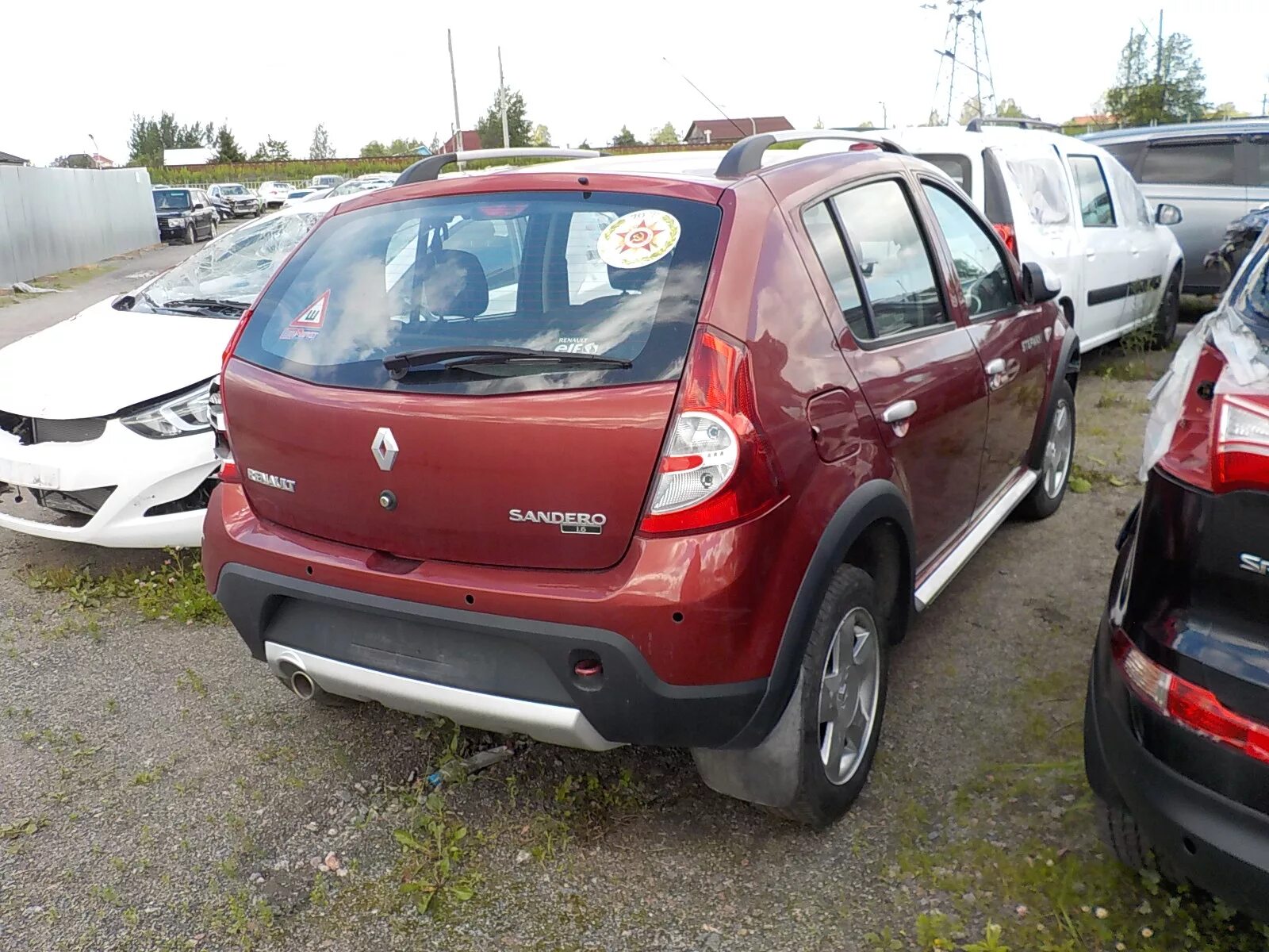 Куплю запчасти renault. Рено Сандеро в713вх196. Запчасти для Reno Sandero Stepway. Битый Renault Sandero Stepway. Renault Sandero Stepway 2 битый.