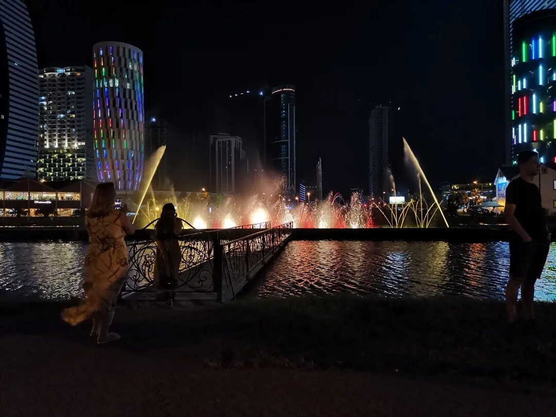 Обои на хонор 10 ночной город. Honor 50 ночная съемка. Хонор 70 2022. Хонор город. Обои для lg 4k.