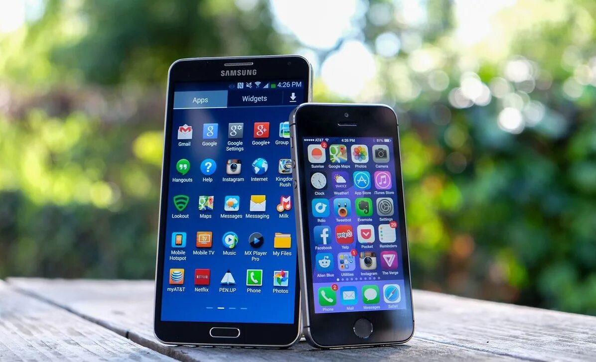 Samsung против iphone. Iphone Samsung. Самсунг и эпл. Айфон 1 vs Samsung. Samsung айфон.