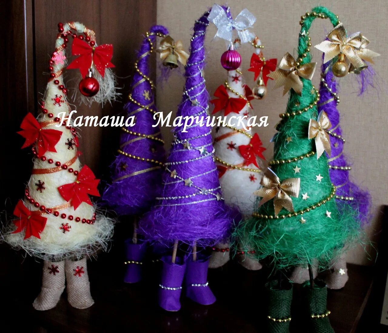 елочка на ножках. елка топотушка мастер класс. елка на ногах своими руками. поделка елка на ножках. елочка топотушка мк.