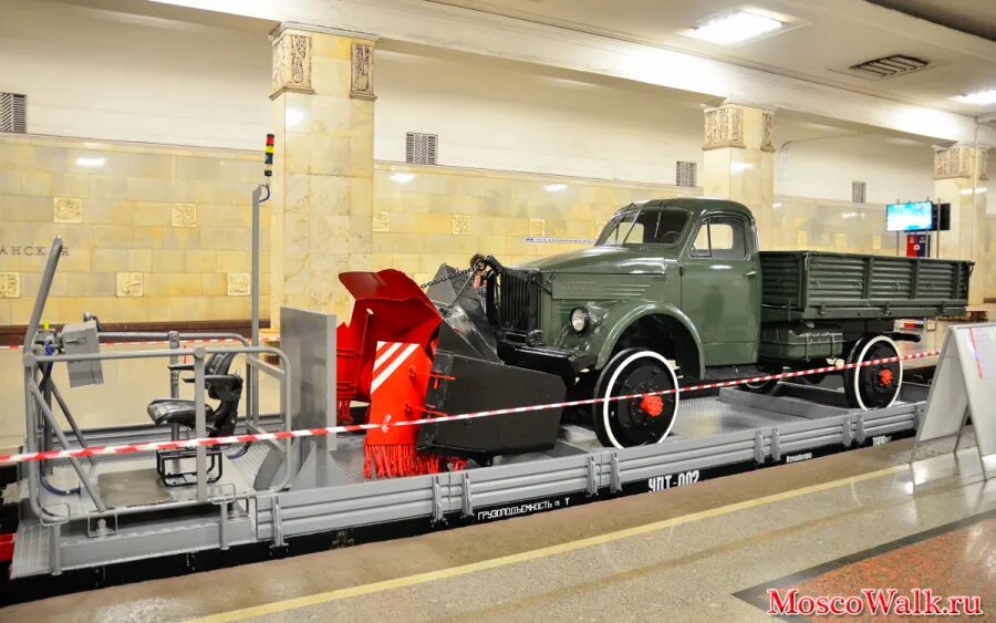 машины метрополитена. снегоуборочная машина метрополитена см-м2. проходческий щит трансинжстрой. машины метрополитена. зил 130 бортовой заброшенный.