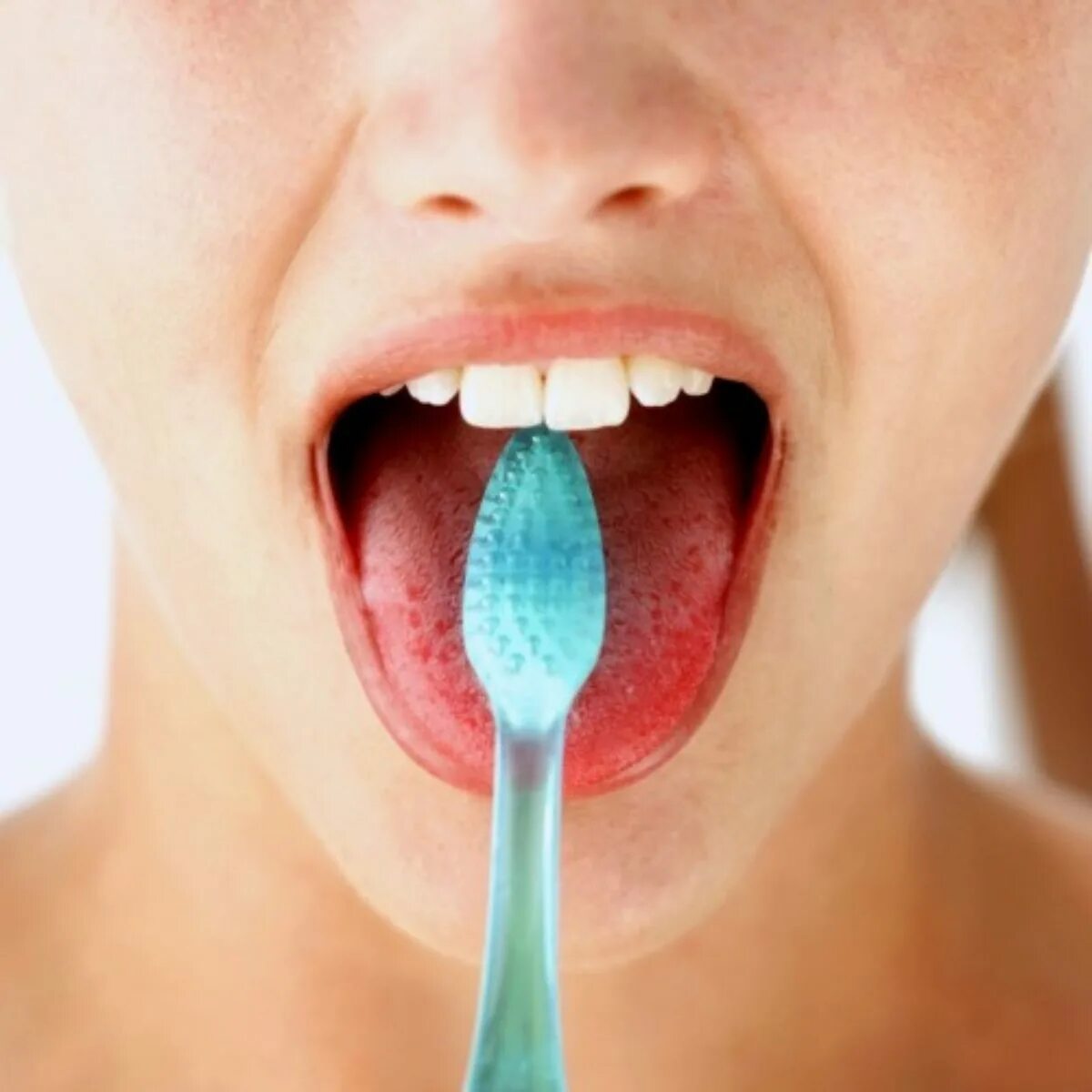 Утром кровь во рту причины. Гигиена полости рта язык. Чистка языка зубной щеткой.