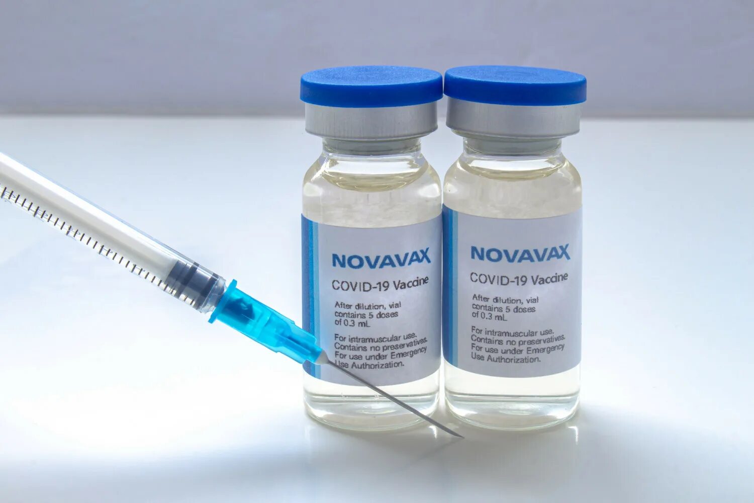 Новавакс вакцина. Vaccine Covid-19. Баночка вакцины. Novavax вакцина от Covid-19 чьё производство.