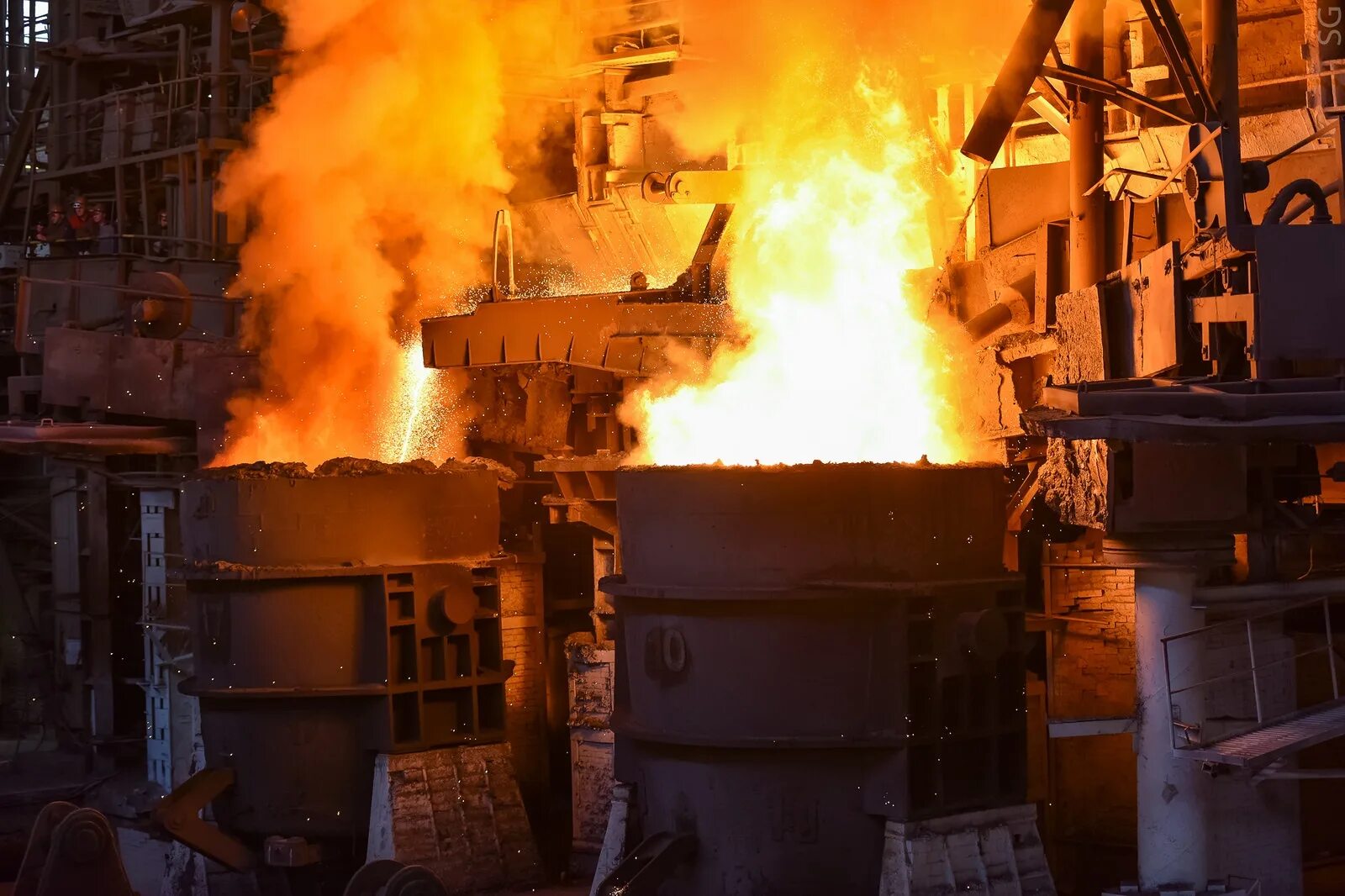 Печи в металлургии. Печи в металлургии. Петросталь мартеновские печи. Саткинский медеплавильный завод. Печи в металлургии.