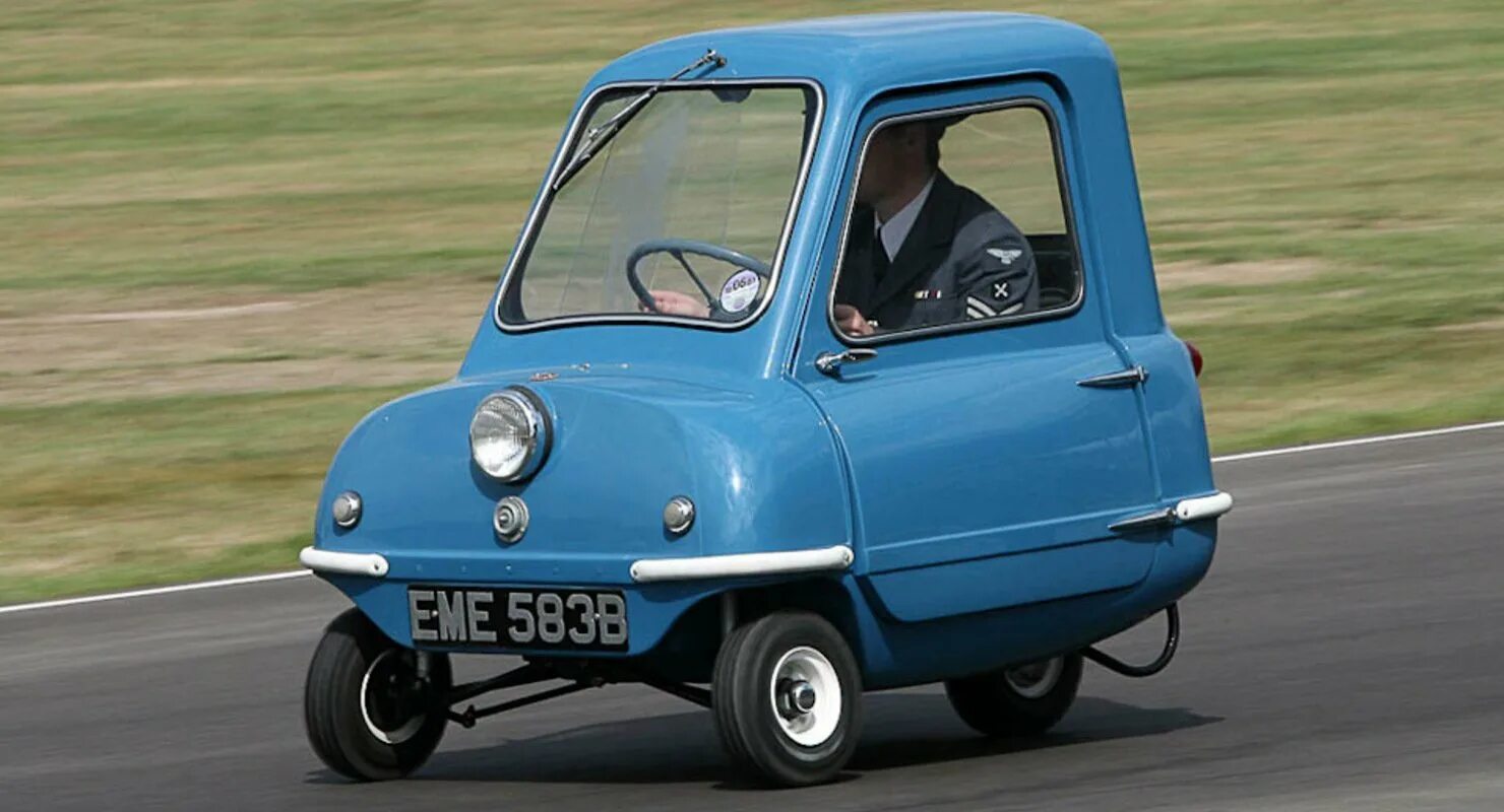 Самый маленький автомобиль peel p50. Пил пи 50 peel p50. Самый маленький автомобиль peel p50. Самый маленький газ. Машина peel p50.