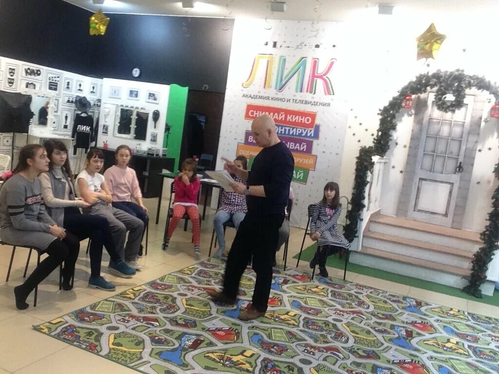 киношкола для детей. международная киношкола. киношкола арка. интернат киношкола. выпускной в киношколе лик спб.