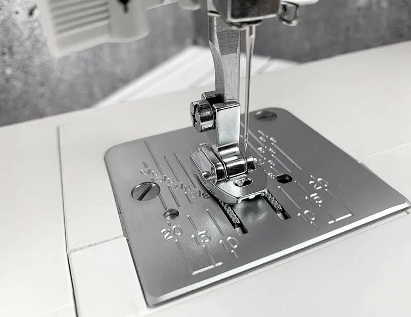 Как выглядит лапка. Лапка для молнии janome. лапка для потайной молнии джаноме. janome лапка для потайной молнии z, 202-144-009. лапка для скрытых молний janome qc2325.