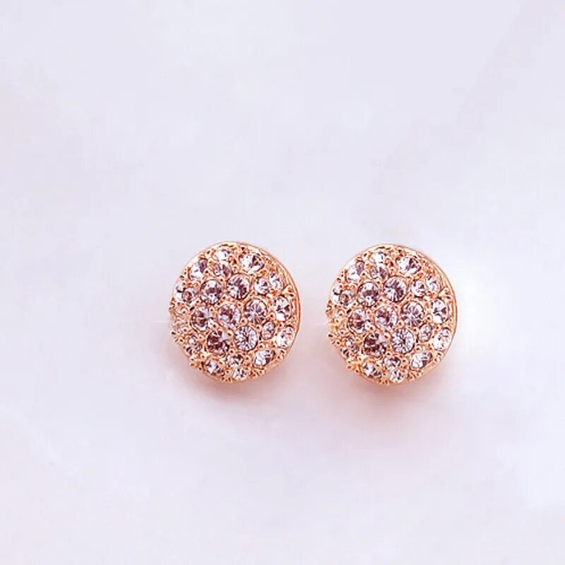 Серьга гвоздик фото. Серьги Fashion Earrings круглые. Сережки золотые гвоздики пусеты. Сережки гвоздики круглые золотые. Серьги гвоздики круглые.