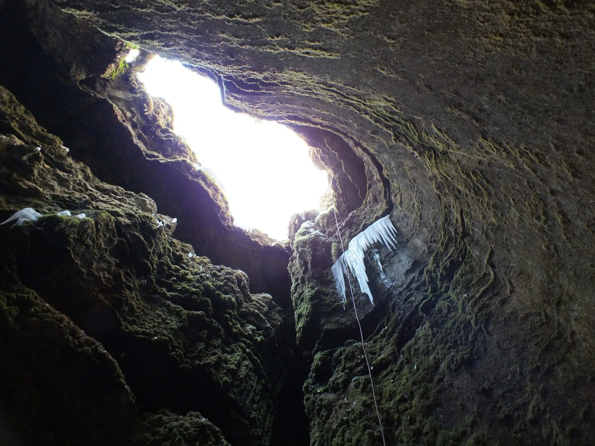 Экспедиция в пещеры. Пещера имени веревкина в абхазии самая. Экспедиция в пещеру. Экспедиция в пещеру. Экспедиция в пещеру.