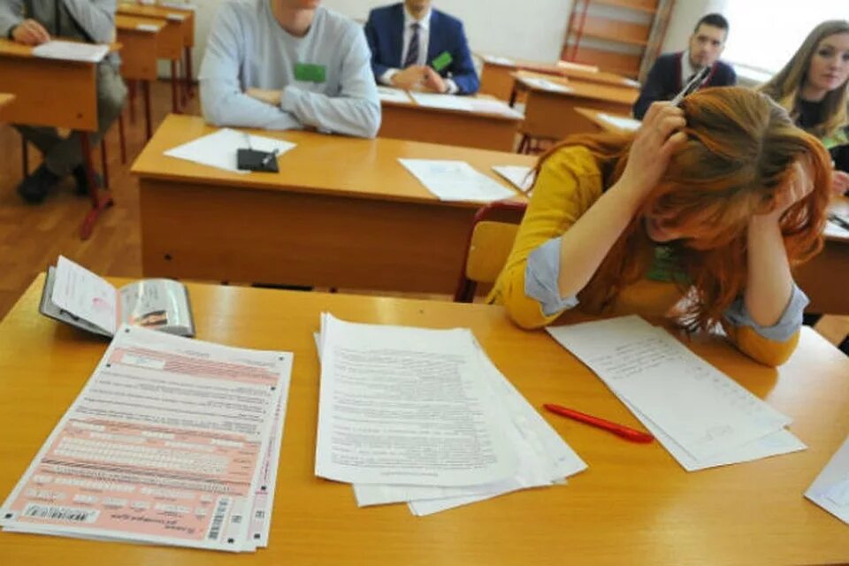 Экзамен по ЕГЭ. Экзамен ОГЭ. Подготовка к ЕГЭ. Школьники сдают ЕГЭ по химии