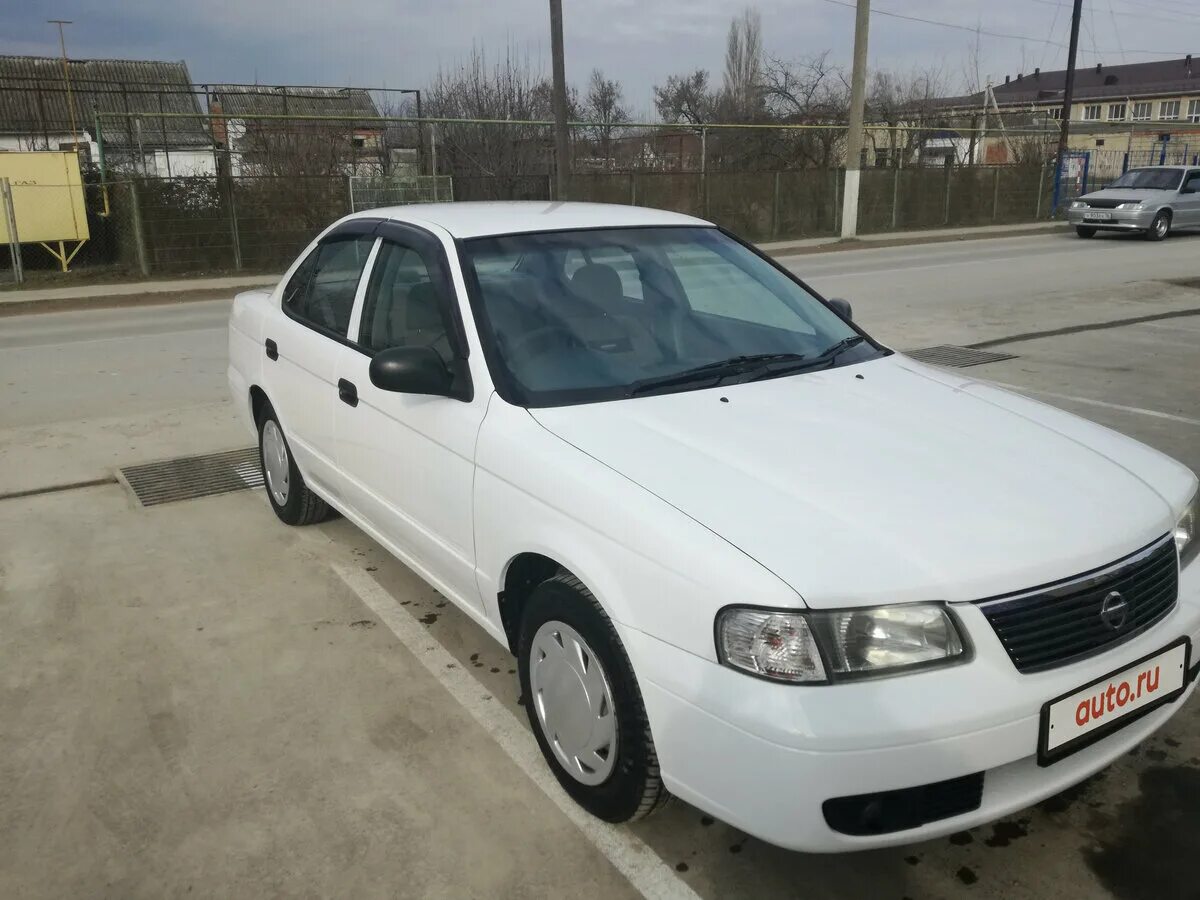 Санни бел. Nissan Sunny 2003. Ниссан Санни белый 2003. Nissan Sunny b15 2003. Ниссан Санни в15 белый.