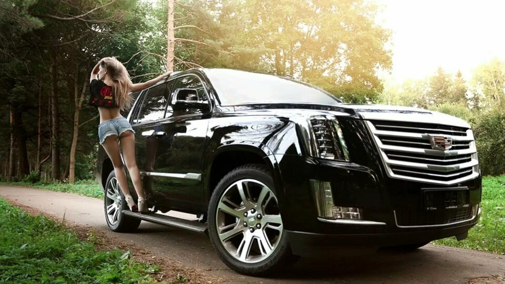 Джип Кадиллак Эскалейд. Cadillac Escalade 2022. Кадиллак Эскалейд с человеком. Кадиллак джип 2018. Алиса джип