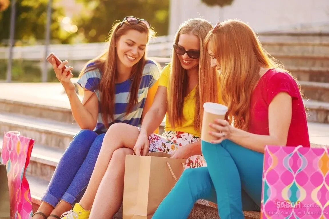 Фото жëн подруг телеграми. Best friends shopping. Friendly shop. Видео подруг телеграмм