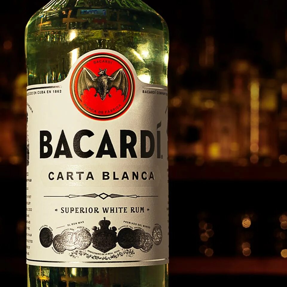 Ром бакарди москва. Bacardi белый Ром. Ром бакарди белый белый. Уайт бакарди. Бакарди Морган Уайт.