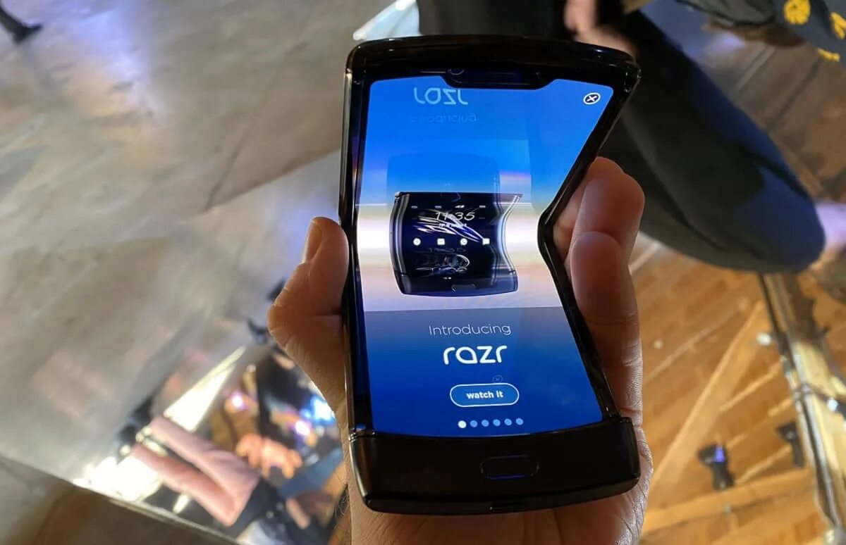 Моторола эйдж 40. Motorola edge plus. Док станция motorola razr. Моторола эйдж 40. Моторола эйдж с 30.