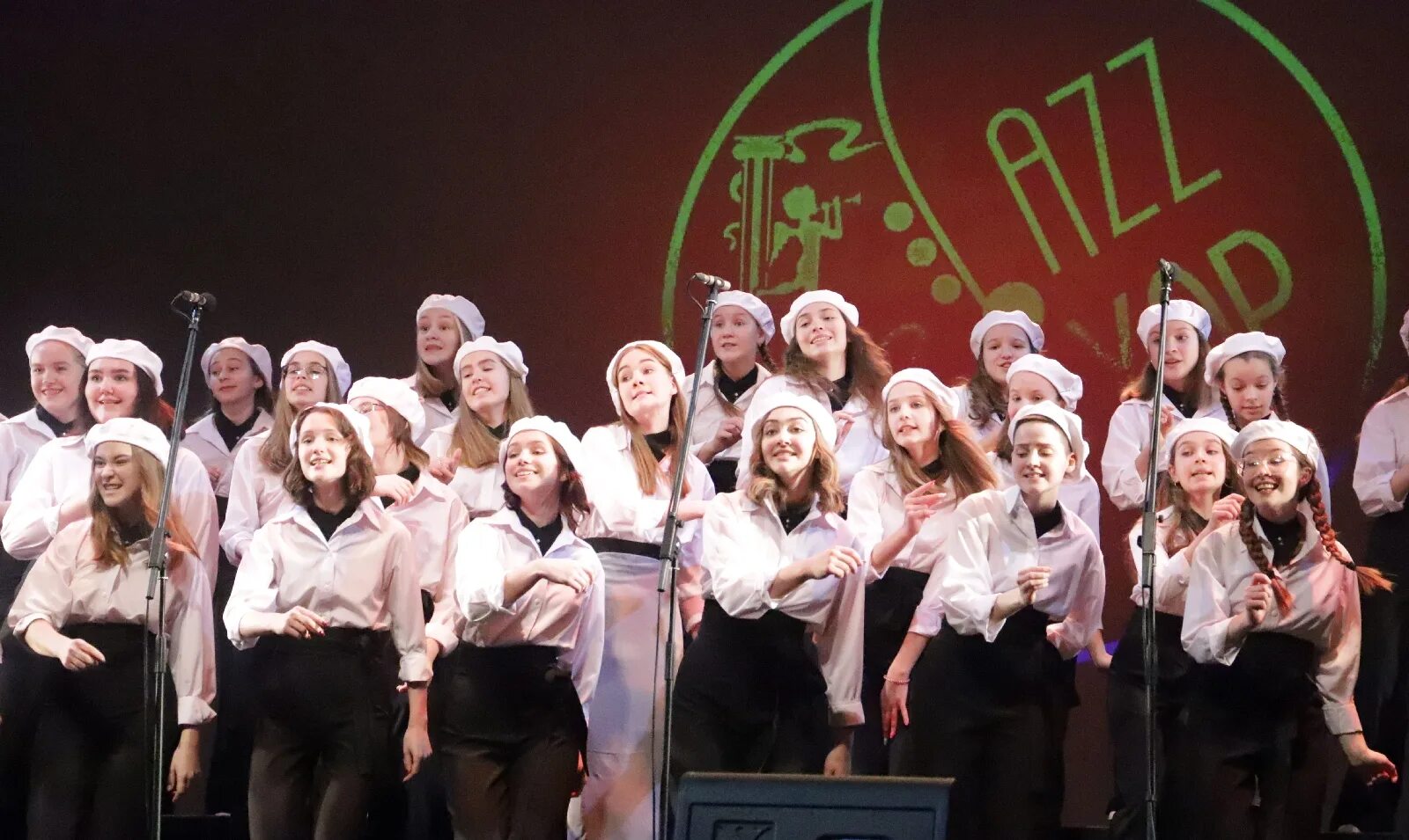 детский хор филармонии екатеринбург. свердловский джаз хор. джаз хор детской филармонии екатеринбург. свердловская детская филармония джаз хор екатеринбург. джаз-хор свердловской государственной детской филармонии.