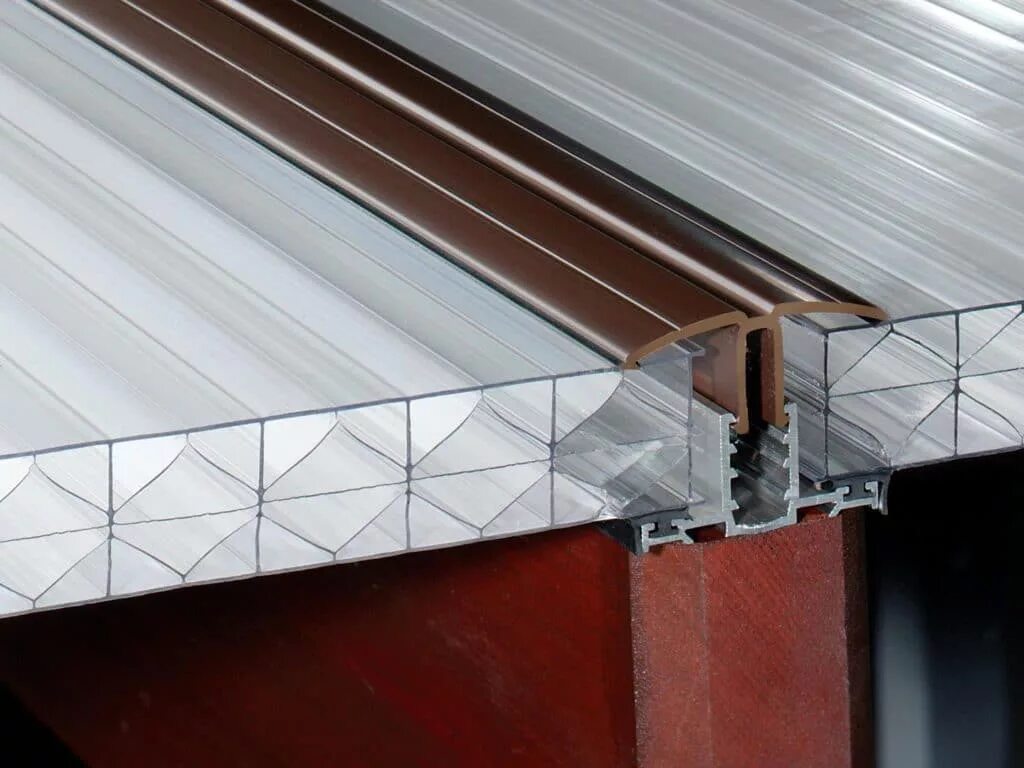 Внутренний угол из профиля для гипсокартона. Перегородка из гипсокартона угол 90 градусов. Угловое соединение гипсокартонной перегородки. Стыковка листов. Стыковка листов.