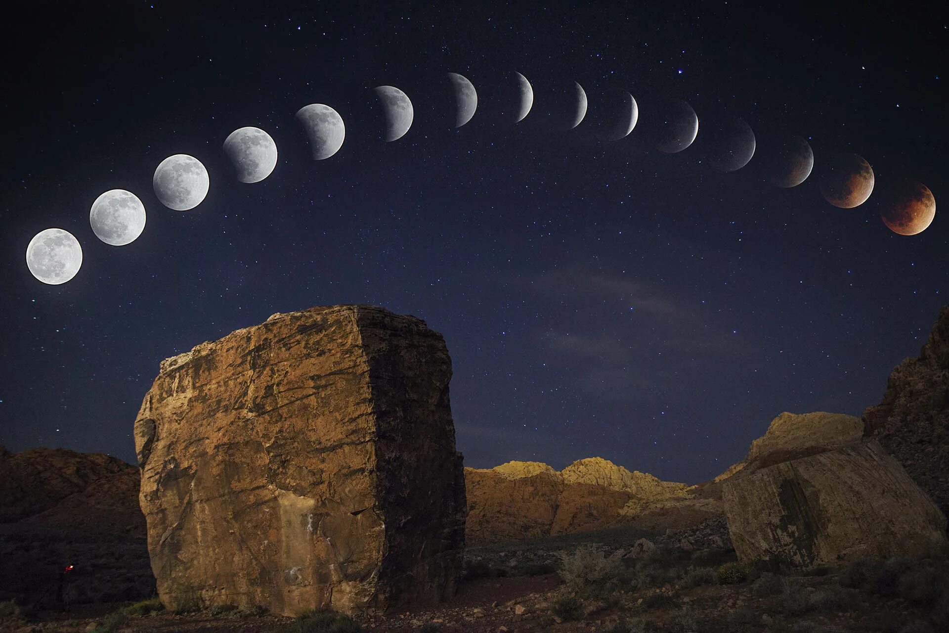 Лунный месяц. Красивый месяц на небе. Убывающая луна в новогоднюю ночь. Убывающая луна. Убывающая луна в новогоднюю ночь.