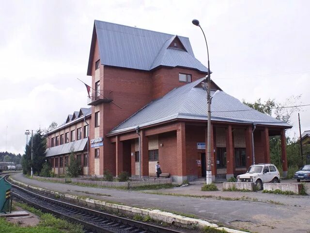сортавала жд платформа. жд сортавала. железнодорожный вокзал сортавала. станция сортавала карелия. станция сортавала карелия.