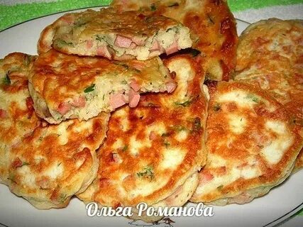 Оладьи с колбасой сыром и зеленью