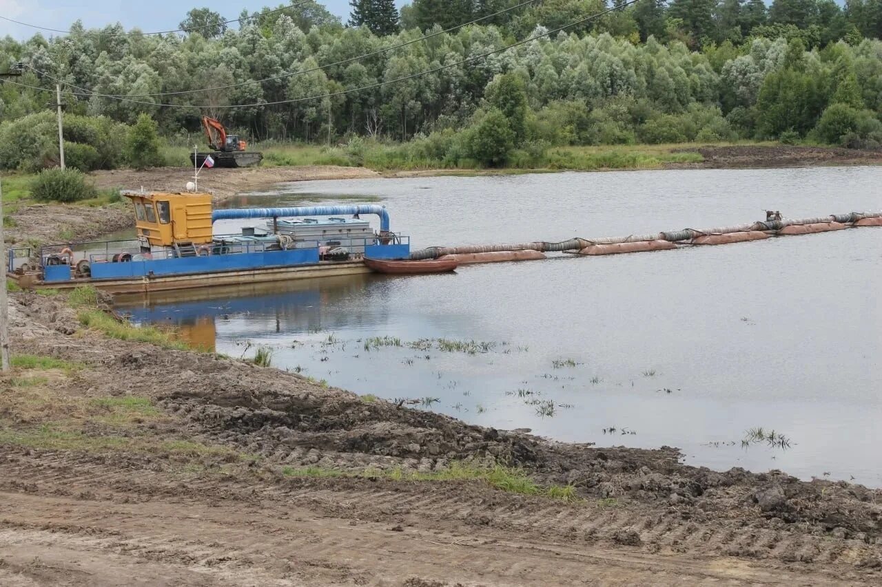 Вода в реке сура. Расчистка русла реки. Земснаряд. Расчистка русел малых рек. Углубление русла реки.