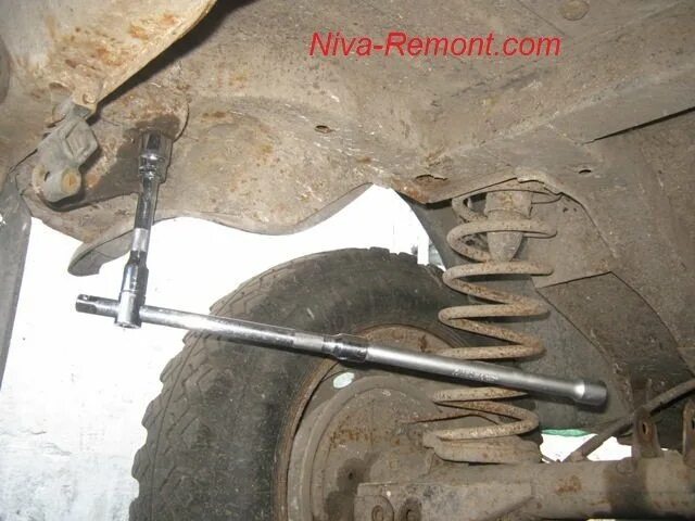 Как крепится задний. Болты заднего бампера ваз 2110. Болты крепления бампера ваз 2115. Крепление переднего бампера сузуки сх4. Кронштейн крепления заднего бампера нива 21213.