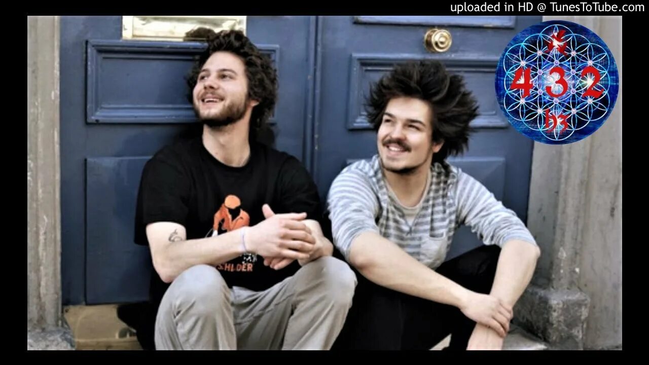 Milky chance stolen dance. Milky chance living in a haze. Milky chance living in a haze. Milky chance living in a haze. Милки чанс столэнд.