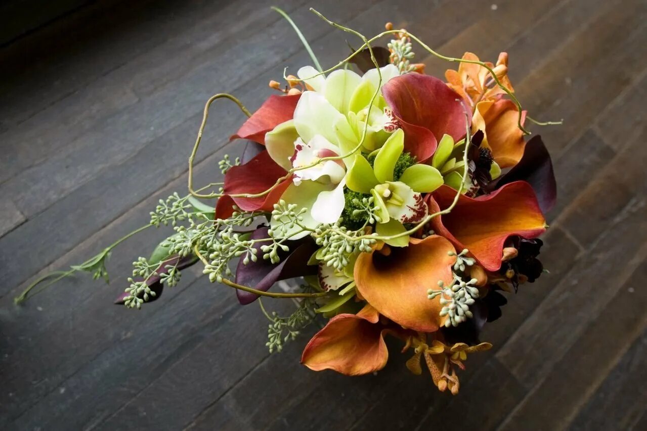 Креативные фото цветов. Дизайнерские букеты. Креативные фото цветов. Цветы креатив. Необычные композиции из цветов своими руками.