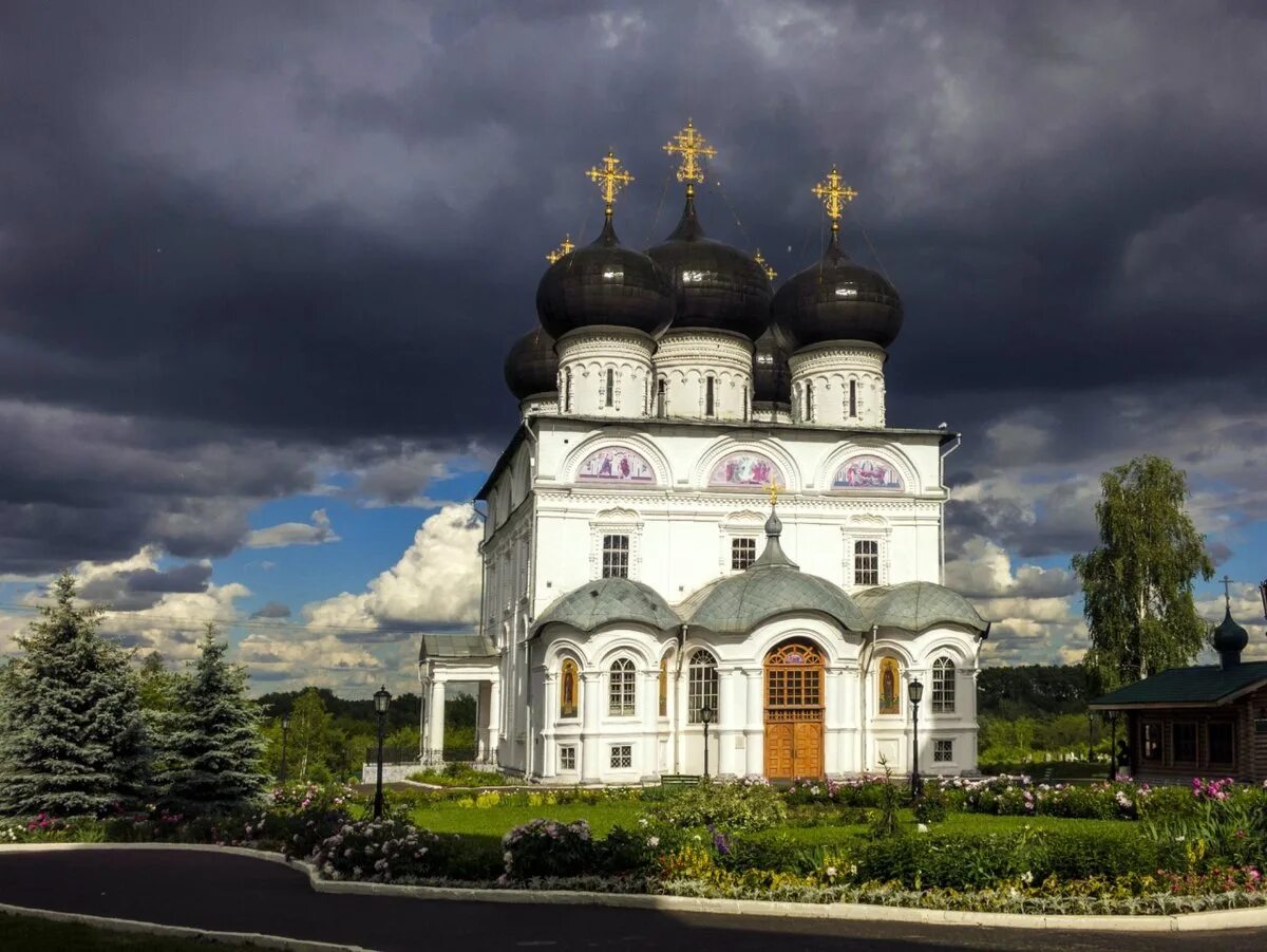 Воронеж костомаровский спасский женский монастырь храм. Верхнечусовские городки пермский край монастырь. Дивногорье воронежская область монастырь. Обитель края. Свято введенский монастырь ярославль.