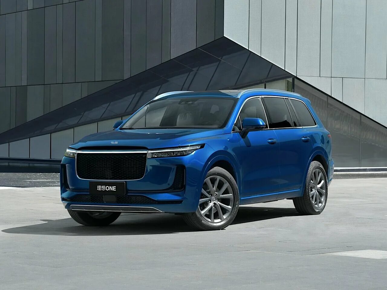 Li auto l7 характеристики. Lixiang one 1.2. Lixiang l7. Li Xiang one Hybrid SUV 2020. Lixiang li 9.