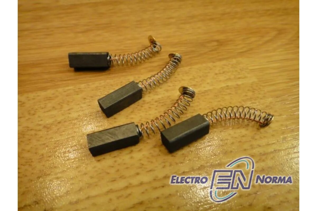 Щетки двигателя мясорубки. Щетки для двигателя кенвуд gm 510. щетки 5,5*5,5*15мм для двигателя мясорубки sg010. щетки для двигателя мясорубки кенвуд размеры. мясорубка кенвуд щетки для двигателя.