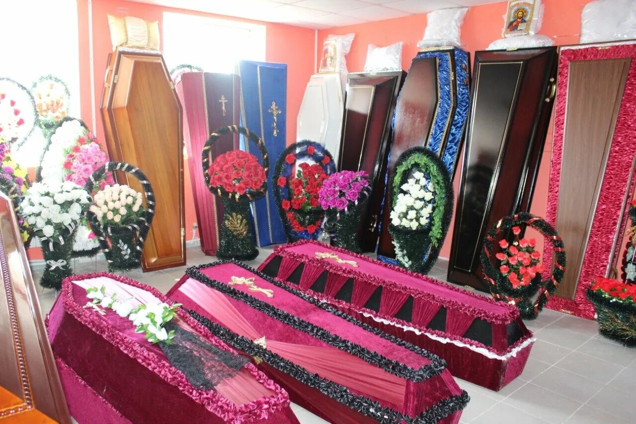 ритуальное тосно. ритуальные принадлежности кирсанов. ритуальное тосно. гроб g120. корзина ритуальная средняя.