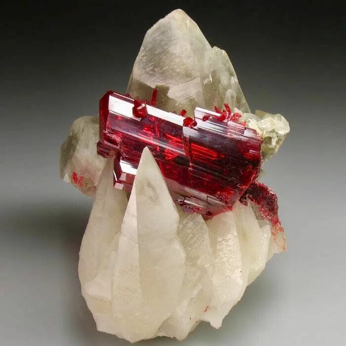 Pin de Shirley Gardner em right stones for you Cristais minerais, Pedras e miner