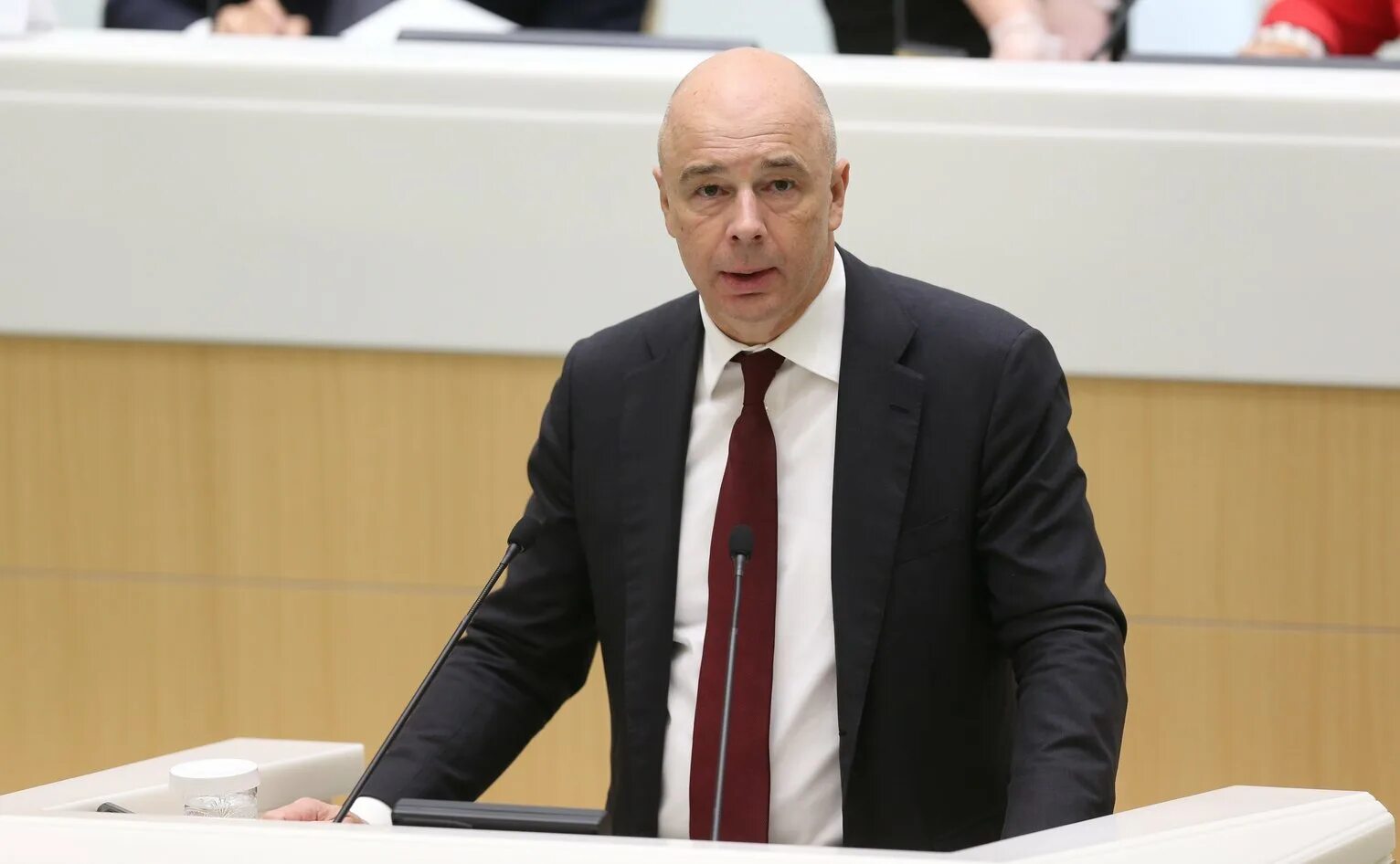 силуанов падение. антон германович силуанов 2021. антон силуанов минфин. зарплата министра финансов. силуанов пмэф 2022.