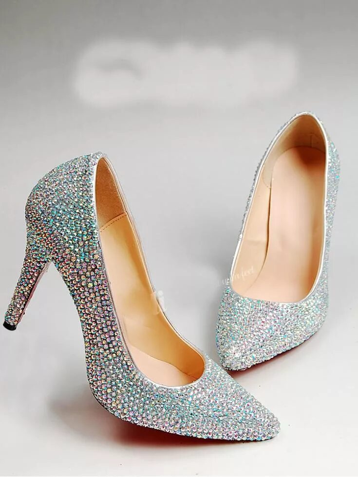 Серебряные туфли. Серебряные туфли лодочки. Блестящие туфли. Блестящие туфли. Вечерние туфли.