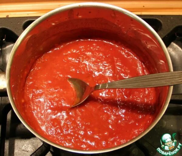 Соус томатный итальянский —сальса ди помидоры. Соус для голубцов из томатной пасты. Соус для голубцов из томатной пасты. Томатный соус итальянский. Сметанно томатный соус для ленивых голубцов.
