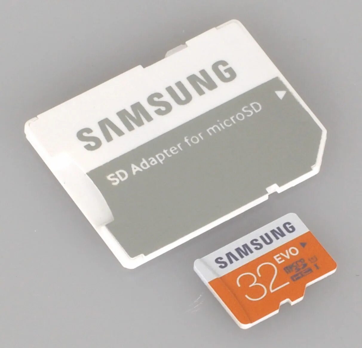 Самсунг с памятью 256. Samsung EVO Pro MICROSD. Карта памяти самсунг 32 Pro картинка. Samsung EVO 32gb MICROSDHC with SD Card. Флешка микро CD Samsung EVO.