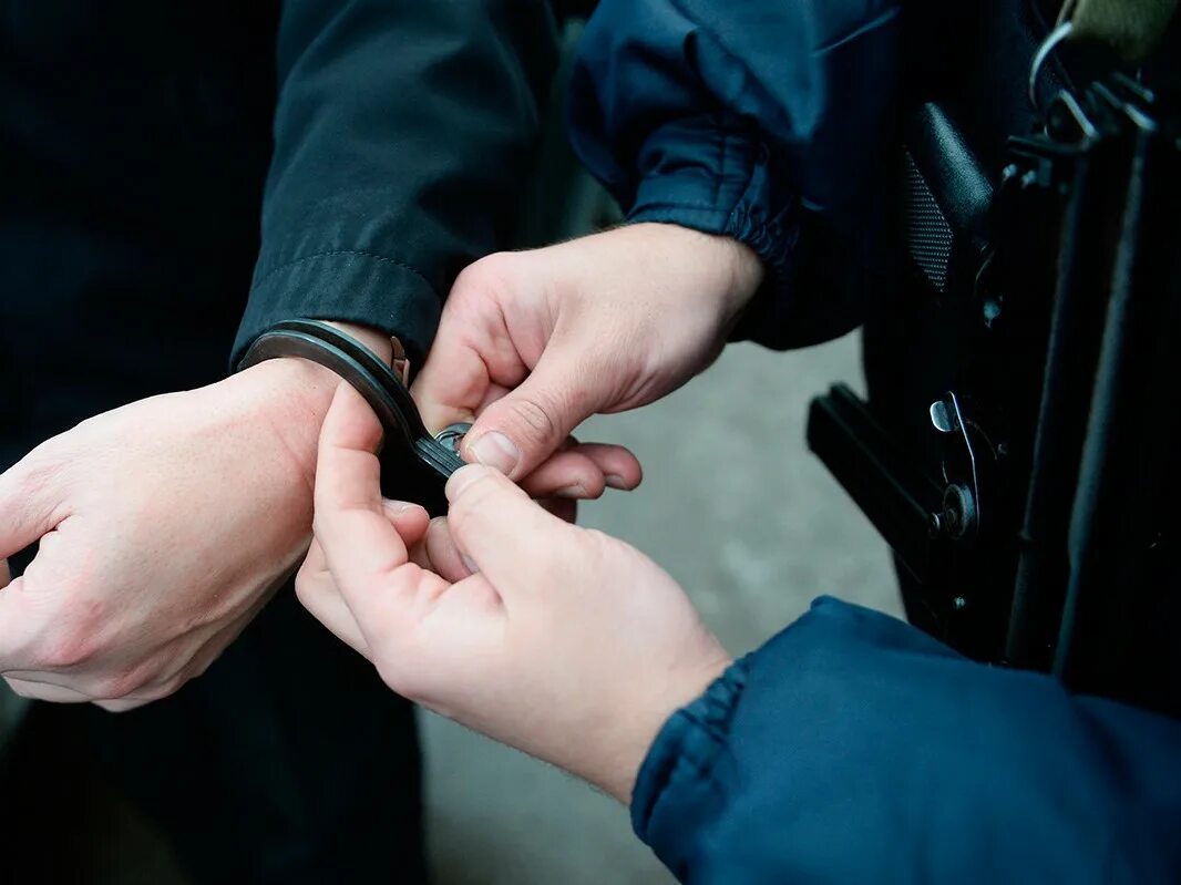 Задержан по подозрению в совершении. Задержан по подозрению в совершении