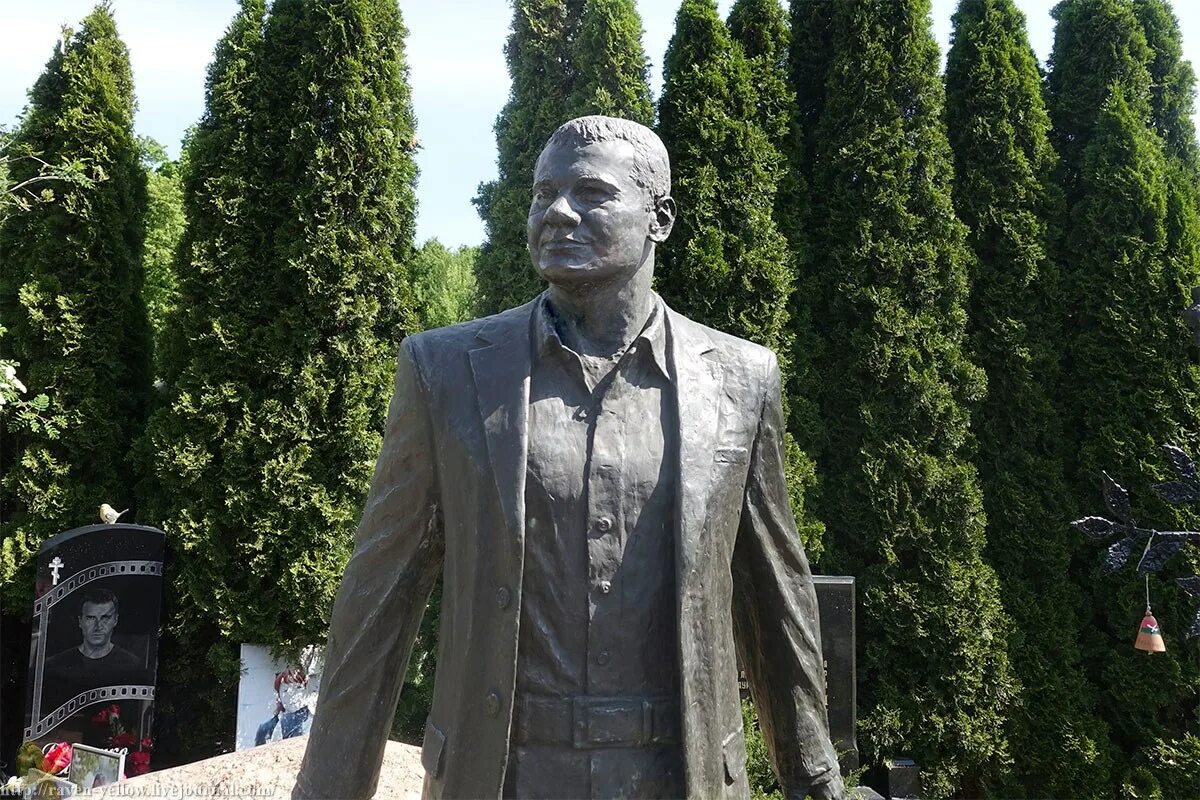 Памятник галкину владиславу фото на кладбище Степанов Юрий Константинович (1967-2010). Фотография из альбома Могилы знаменито