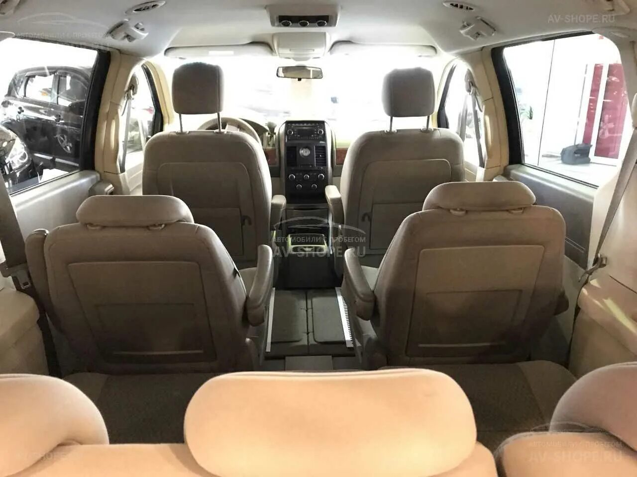 Chrysler town country 2008 салон. Chrysler town country 4 салон. Chrysler town & country iv салон. Chrysler town country салон. Chrysler town country 2021.