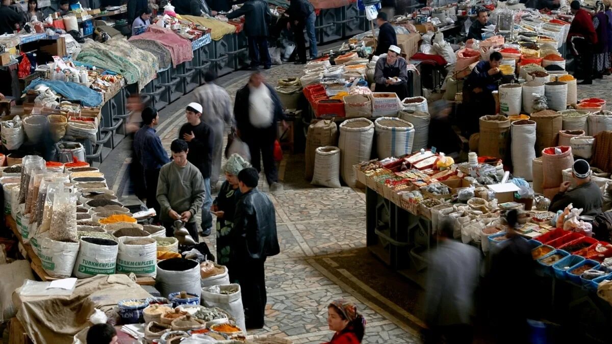 Черный рынок. Черный рынок в России. Черный рынок в Москве. Как выглядит черный рынок.