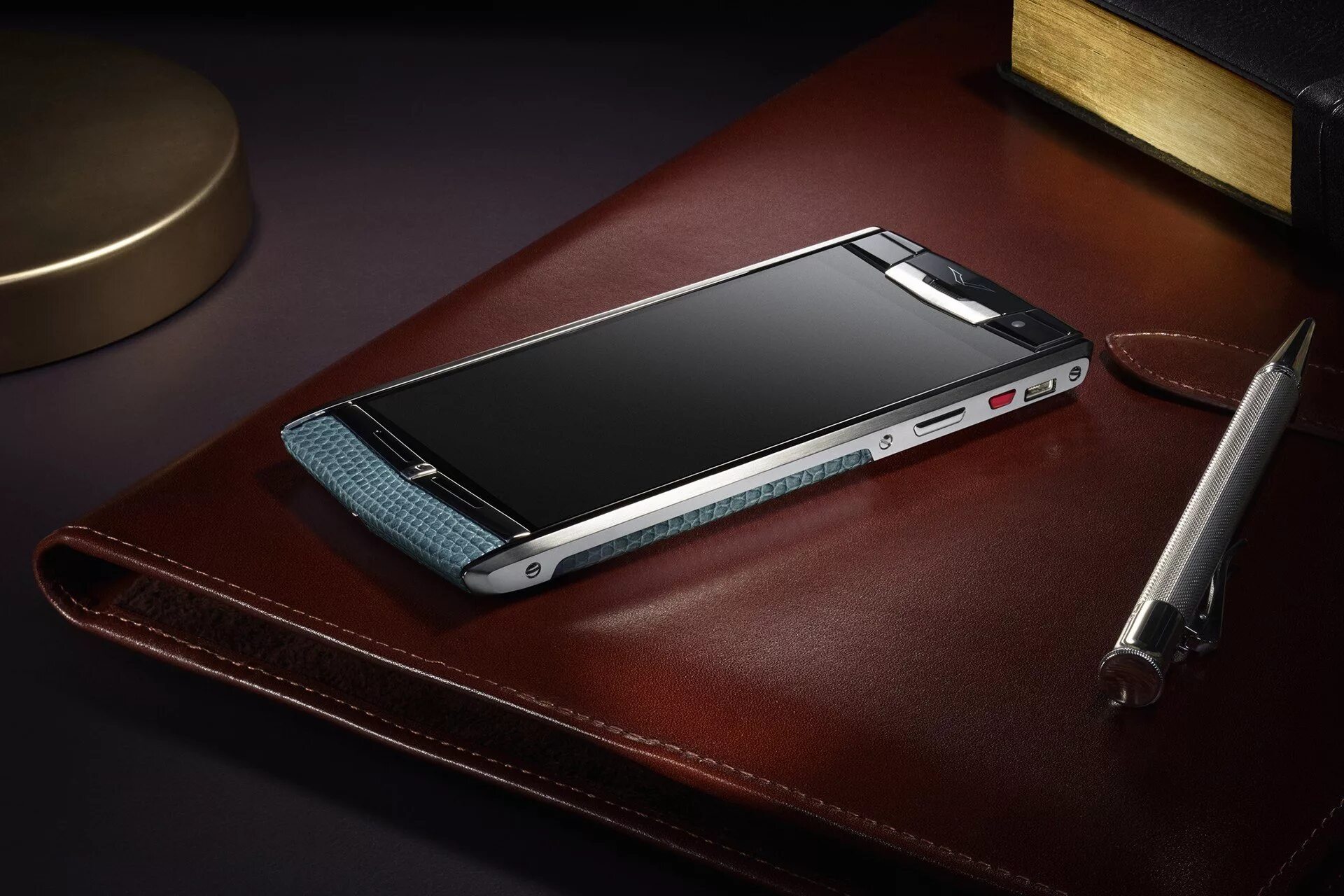 Vertu смартфон 2022. Верту смартфон 2023. Vertu v10. Vertu Signature Touch.