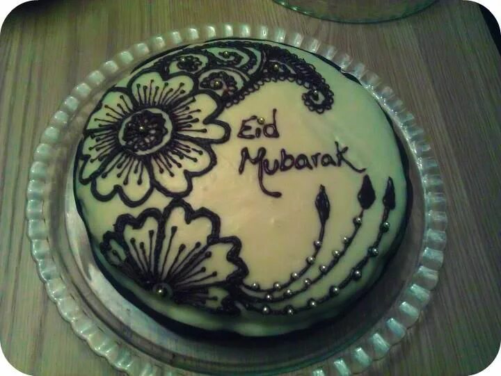 Торт на уразу. Торт на Рамадан. Торт украшения мусульманская. Украшение торта на Рамадан. Торт в мусульманском стиле.