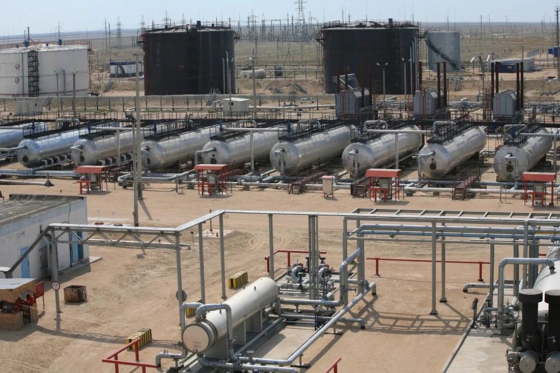 Подготовка нефти и нефтепродуктов. Упн нефть. Нефтяное оборудование. Дндожимная насочная станция. Мазут.