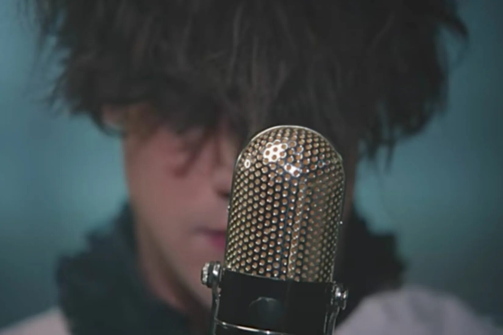Mgmt dark. Эндрю ванвингарден little dark age. mgmt. little dark age mgmt. mgmt - little dark age (video).