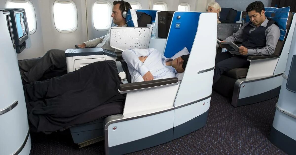 Бизнес класс иванов. KLM Business class. Победа бизнес класс. A321 Turkish Airlines бизнес класс. S7 бизнес класс.