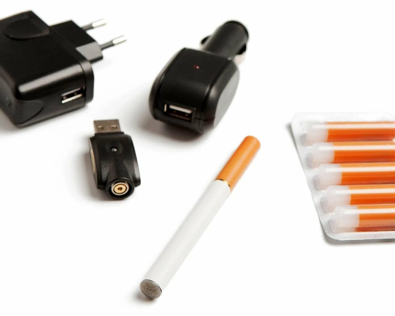 Электронная сигарета мини v9. Planq сигареты электронные 8000. Квант электронные сигареты. Электронные сигареты в пачке.