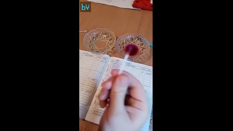 Как исправить двойку в дневнике. Дневник с двойками вырезанный. Как убрать двойку с дневника. Исправление двойки в дневнике. Как незаметно убрать 2 в дневнике.