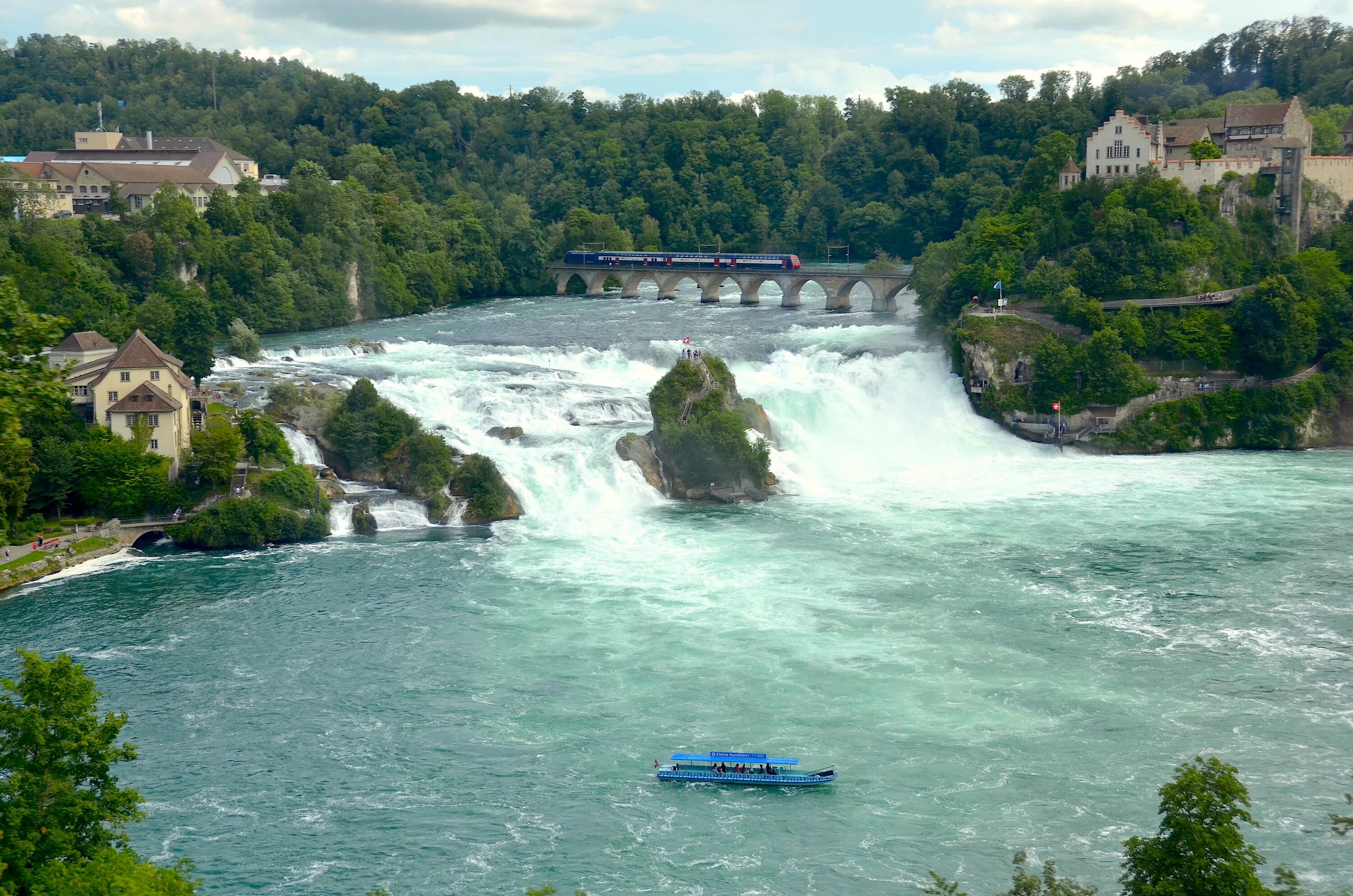 Река мозель приток. Рейнский водопад Шаффхаузен. Рейнский водопад Швейцария. Райнфаль водопад в Швейцарии. Гессен река Рейн.