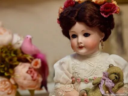 Old doll bruerra sai